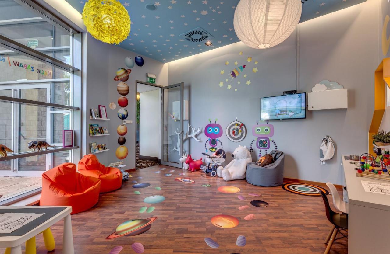 Holiday Inn Resort Warsaw Jozefow By Ihg Екстер'єр фото