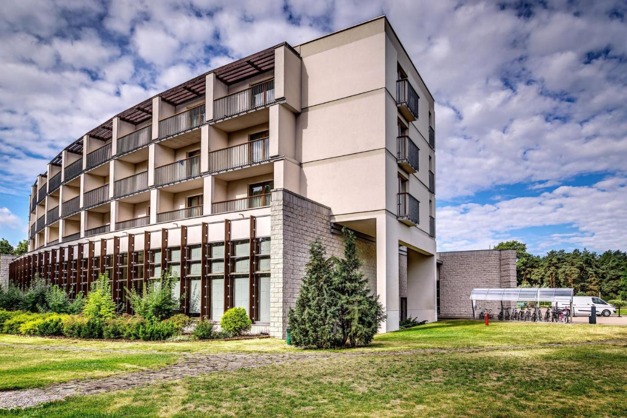 Holiday Inn Resort Warsaw Jozefow By Ihg Екстер'єр фото