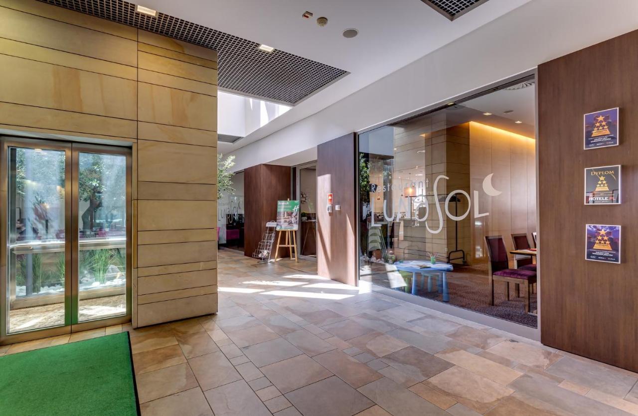 Holiday Inn Resort Warsaw Jozefow By Ihg Екстер'єр фото