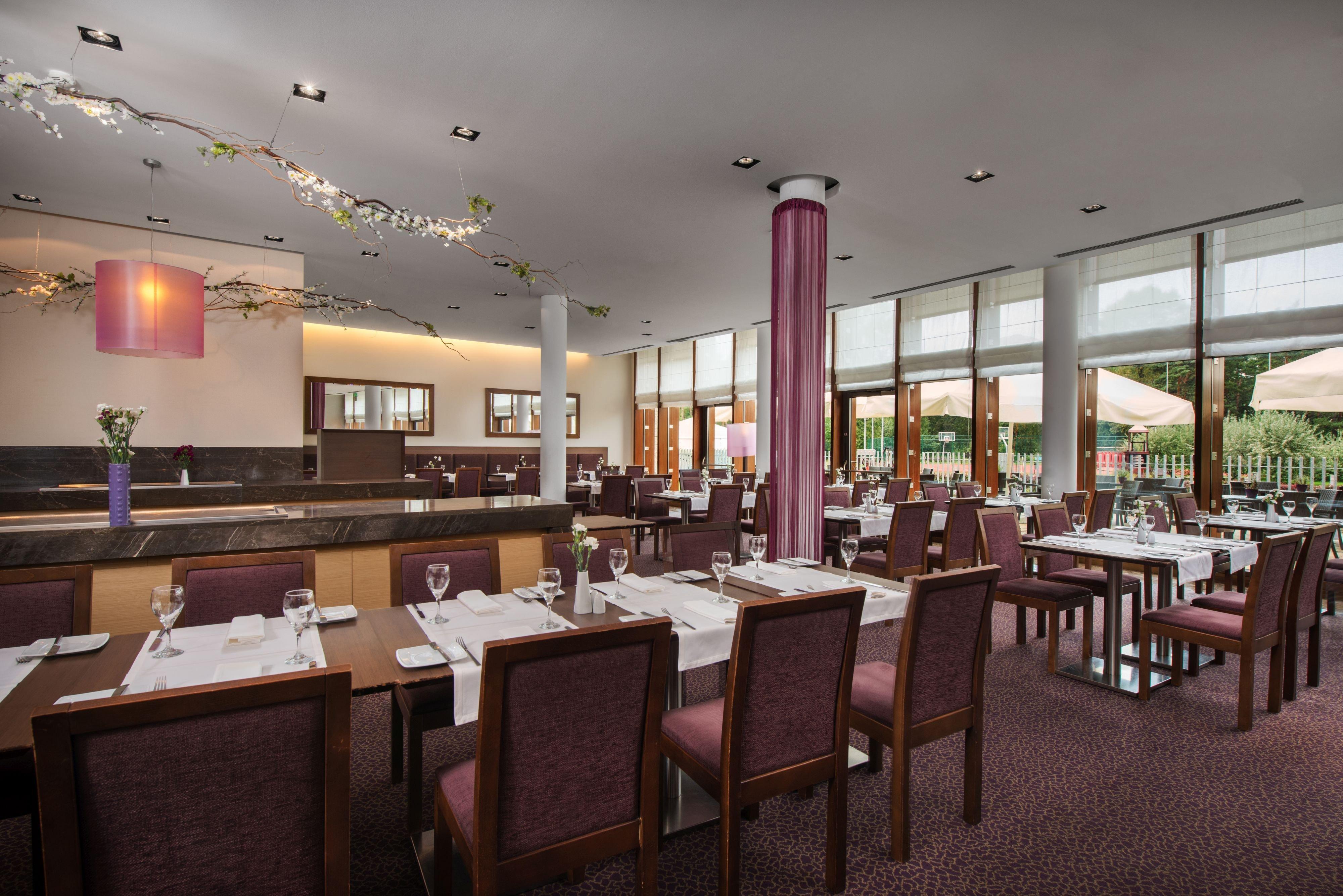 Holiday Inn Resort Warsaw Jozefow By Ihg Екстер'єр фото