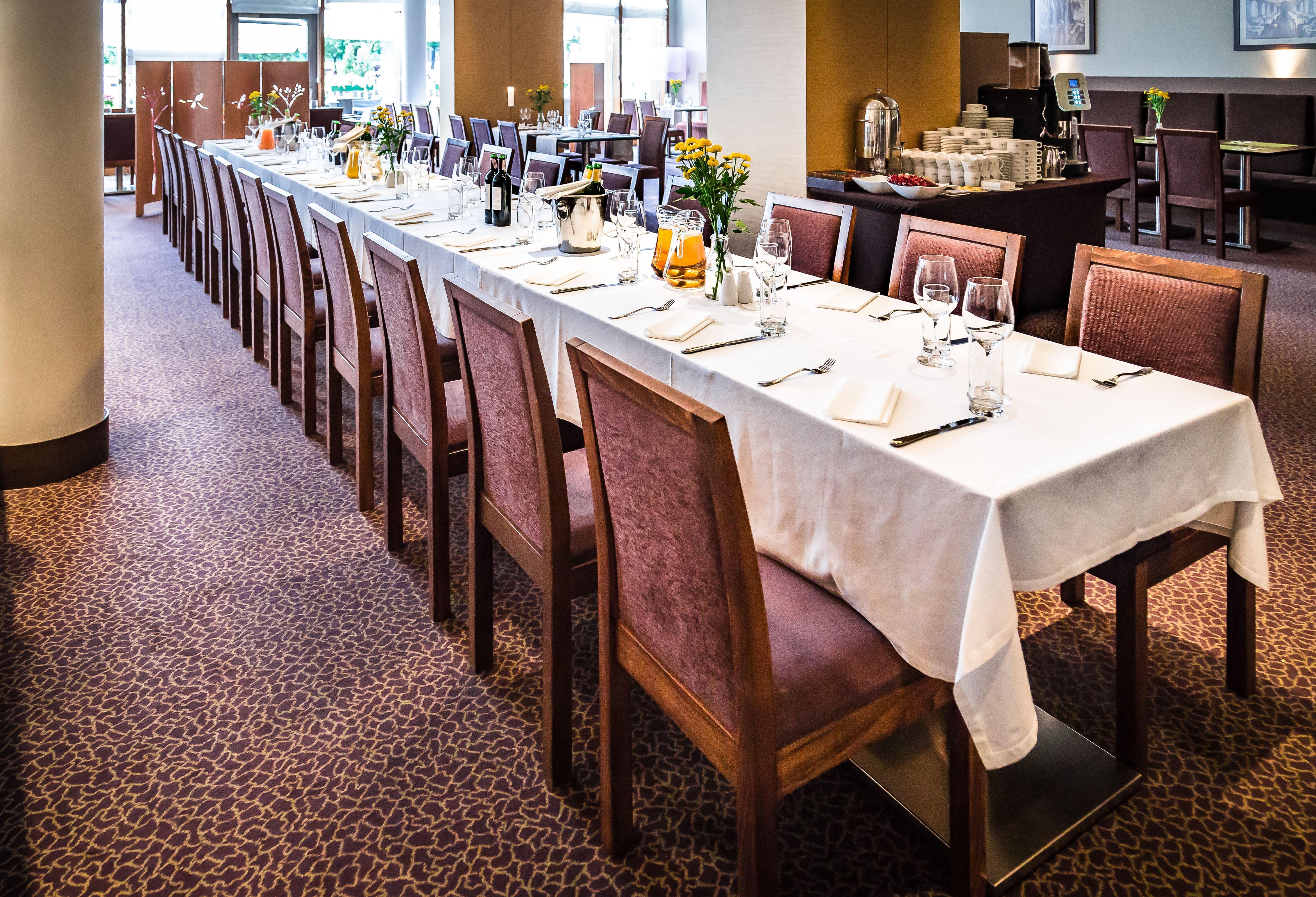Holiday Inn Resort Warsaw Jozefow By Ihg Екстер'єр фото